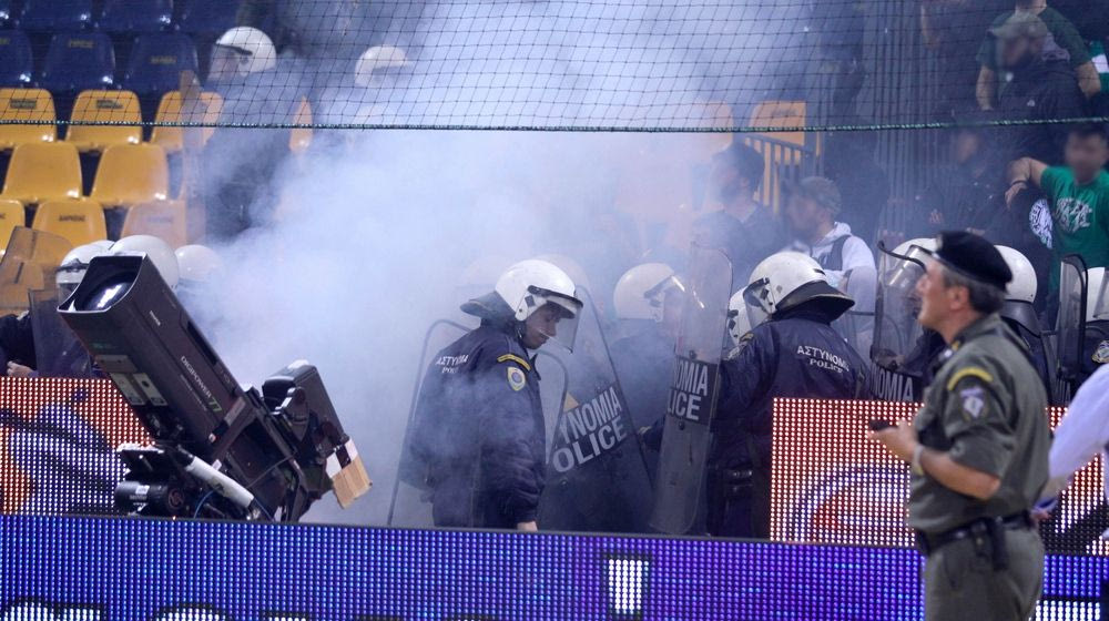 Χούλιγκαν – Αστυνομία: Άσος ημίχρονο, άσος τελικό