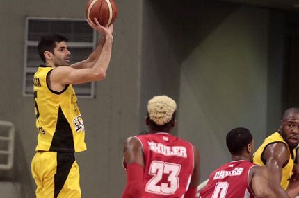 Αποκλεισμός χωρίς προπονητή για ΑΕΚ