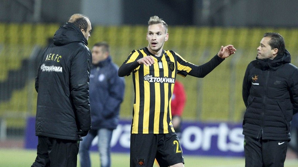 Εκνευρισμένος ο Μπακάκης, τι έλεγε για την αποβολή του