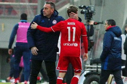 To ξάφνιασμα του Μπέντο με τις εφημερίδες και το “κρυφτούλι”!