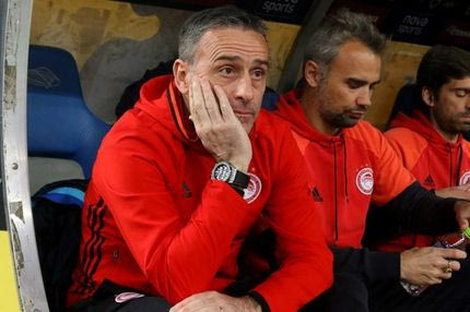 Γιούχα και ύβρεις στον Μπέντο