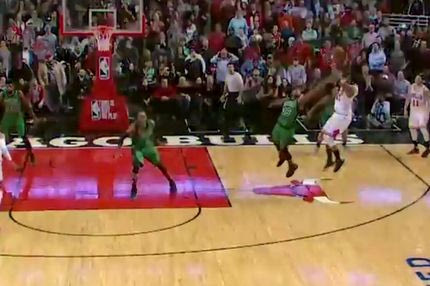 Νίκη στην εκπνοή με αμφιλεγόμενο φάουλ οι Μπουλς