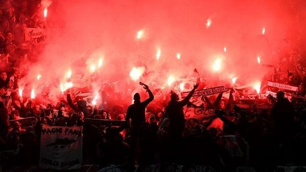 Οι οπαδοί της Σεντ Ετιέν “έβαλαν φωτιά” στο Old Trafford!