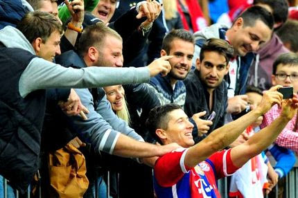 Πανηγύρισε με… selfie ο Λεβαντόβσκι