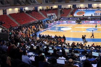 Τελικός με “επίλεκτους” ή κανονικούς;