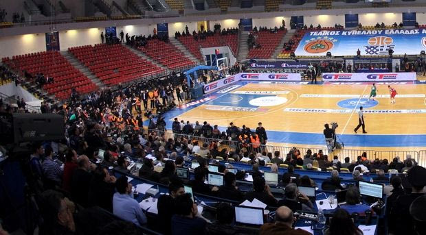 Τελικός με “επίλεκτους” ή κανονικούς;