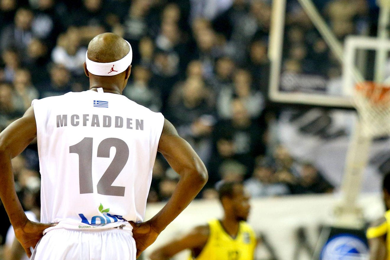 Ποια παραγωγική διαδικασία; Φέρτε παικταράδες…