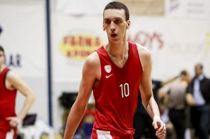 Νέοι, ωραίοι, αλλά πότε θα παίξουν;