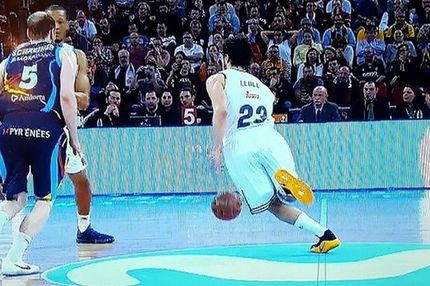 Προκρίθηκε χάρη σε ΠΑΡΑΒΑΣΗ του Γιουλ που δεν είδαν οι διαιτητές!