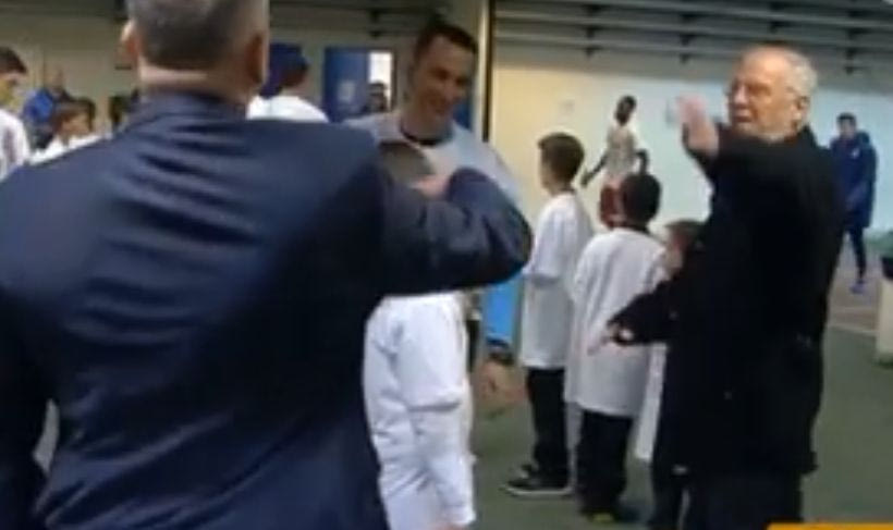 Τρολάρισμα Δημητριάδη σε Θεοδωρίδη και απάντηση από Σάββα