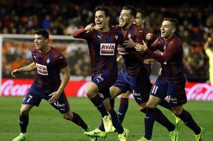 Εφιάλτης για Βαλένθια που ξεφτιλίστηκε από την Εϊμπάρ