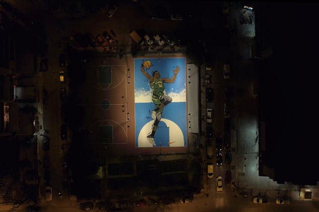 Έτσι φτιάχτηκε το graffiti του Αντετοκούνμπο