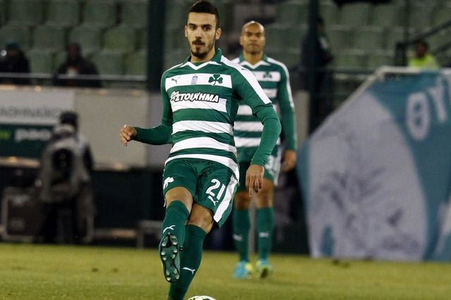 Οπαδοί σε Κουρμπέλη: “Τιμάς τα παντελόνια σου!”