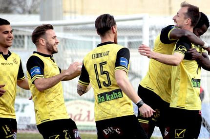 Νίκη με χατ-τρικ Κουσκουνά τα Τρίκαλα