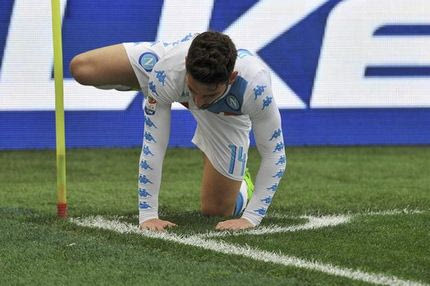 Ο Μέρτενς “ούρησε” Φάτσιο και Μανωλά