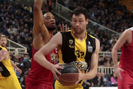 Μία κλάση πάνω από την ΑΕΚ ο Ολυμπιακός, εξασφάλισε την πρωτιά