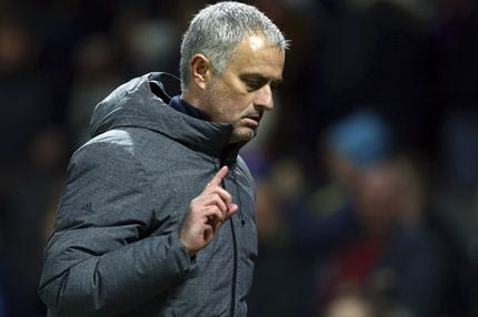 Η απορία Μουρίνιο για το παράξενο σύνθημα των οπαδών!