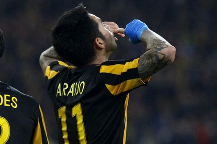 Ο Αραούχο “βάζει τα γυαλιά” σε Αλμέιδα-Μπακασέτα