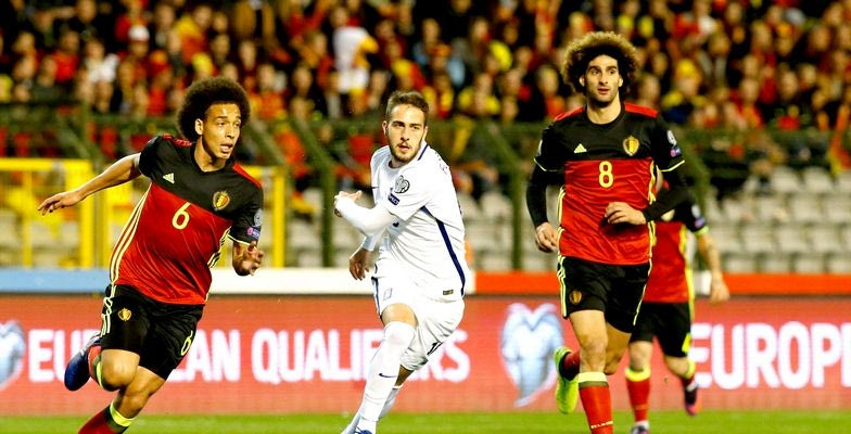 Μισό μέτρο μπροστά η μπάλα στο κόρνερ του Καράσκο