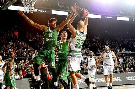 Δεν γίνεται δουλειά μόνο με το τρίποντο: “Εγκληματική” ήττα του Παναθηναϊκού