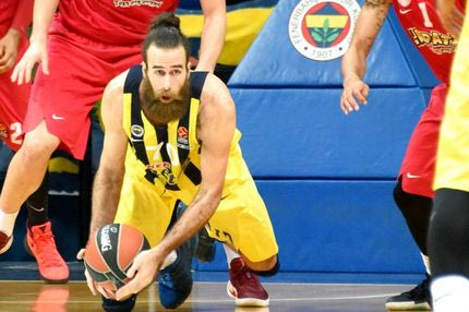 Ο Ομπράντοβιτς ξεμένει από παίκτες