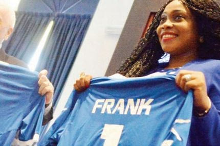 Η κυρία Εσιέν έχει λατρεία και όνειρα για την Κόμο