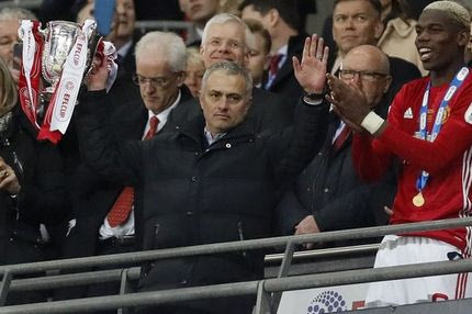 “Έκρηξη” του Μουρίνιο για τους haters του Πογκμπά