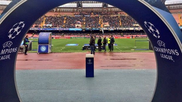 “Τρέλα” στη Νάπολι: χιλιάδες στο γήπεδο 5 ώρες πριν το ματς!