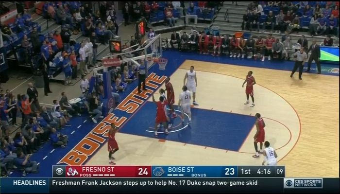 Πιτσιρικάς σώζει το παιχνίδι σε αγώνα πρωταθλήματος κολεγίων