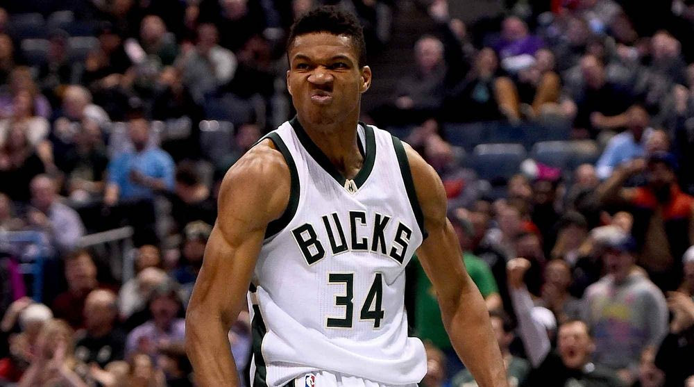 Ο Giannis εξαφάνισε τον P.J. Tucker!