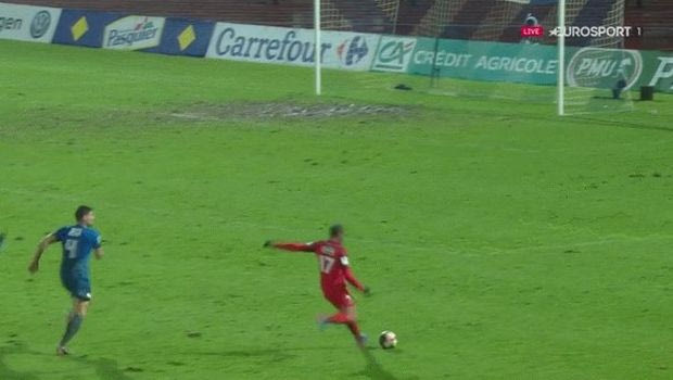 Ο Λούκας Μόουρα έχασε ΣΙΓΟΥΡΟ γκολ λόγω καιρού!