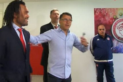 Λεμονής και Καρεμπέ έστειλαν μήνυμα στα νέα παιδιά του Ολυμπιακού