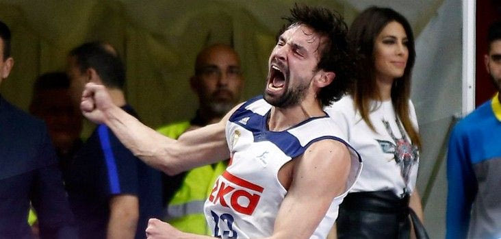 Η φανέλα του Γιουλ είναι κρεμασμένη στο δωμάτιο του Γκασόλ