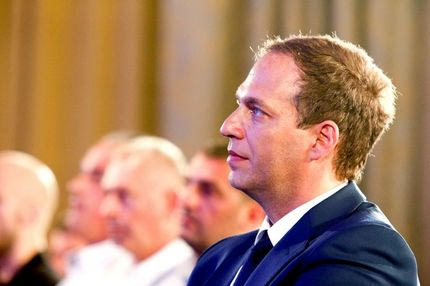 Τέλος ο Μελής