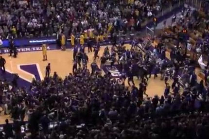 Απίστευτο buzzer beater καλάθι από τη μία άκρη του γηπέδου στην άλλη!