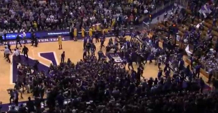 Απίστευτο buzzer beater καλάθι από τη μία άκρη του γηπέδου στην άλλη!