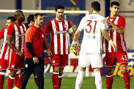 Πέφτει από την Ακρόπολη και βρίσκει… θησαυροφυλάκιο!