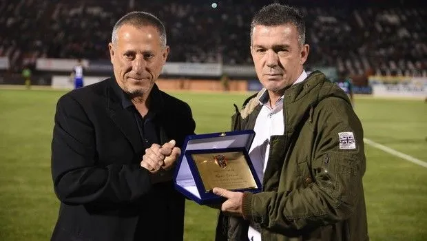 “Κοκκινόμαυρη” βράβευση σε Σαραβάκο