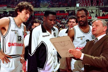 O θρυλικός ΠΑΟΚ των 90s σε μια σημερινή φωτογραφία