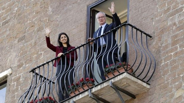 Έγινε… πολιτικός ο Ρανιέρι και χαιρετάει από μπαλκόνια!