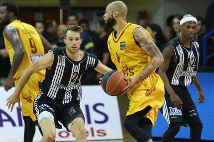 Tετράδα ο Άρης, ο Άρνολντ “σκότωσε” από το τρίποντο τον ΠΑΟΚ