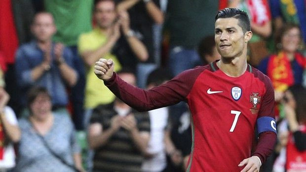 Βλέπει εθνόσημο και “τρελαίνεται” ο Κριστιάνο Ρονάλντο!