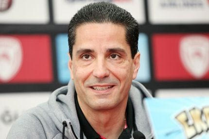 Πριν από τη μάχη, τούρτα για Σφαιρόπουλο!