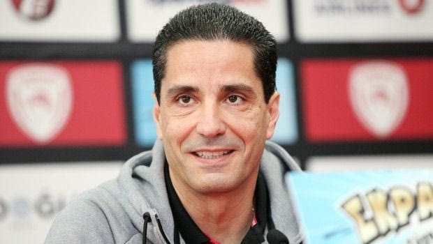 Πριν από τη μάχη, τούρτα για Σφαιρόπουλο!