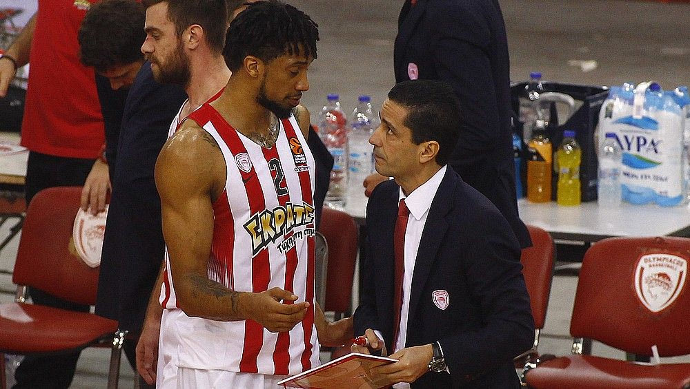 Ο Σφαιρόπουλος δεν ρίχνει σταγόνα νερό στο κρασί του