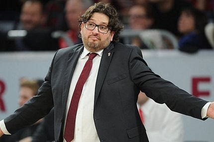 Έκρηξη Τρινκέρι σε συνέντευξη τύπου