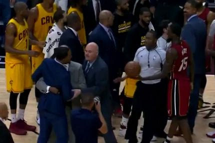 Απίστευτος τσαμπουκάς με J.R. Smith