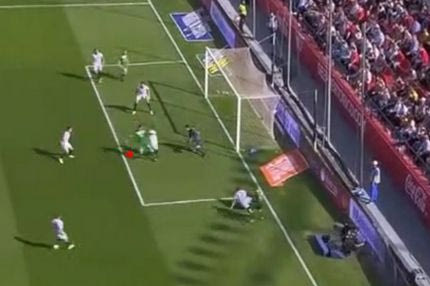 Πάγωσε την Σεβίλλη με γκολ-τακουνάκι συμπαίκτης του Σιόβα