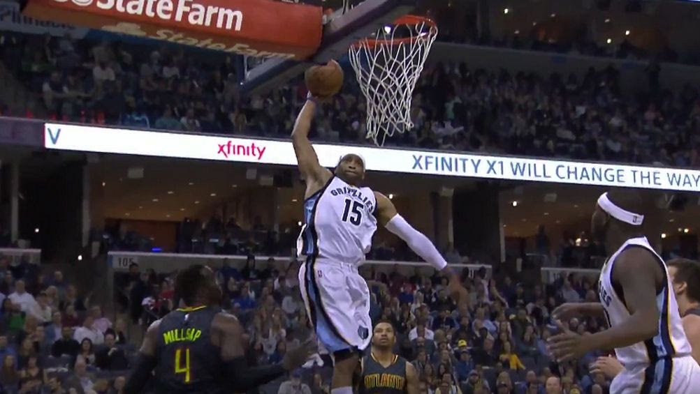 Ο Vince Carter “πέταξε” και στα 40!