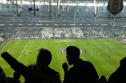 Εικόνες πριν από τη σέντρα στο γήπεδο της Μπεσίκτας